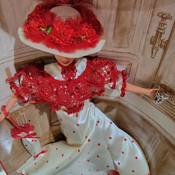 Soda Fountain Sweetheart Barbie - Picture 6 of 8